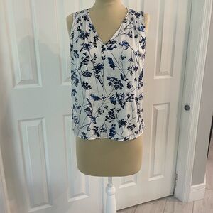 Banana Republic Ladies Blue and White Blouse. Size Small